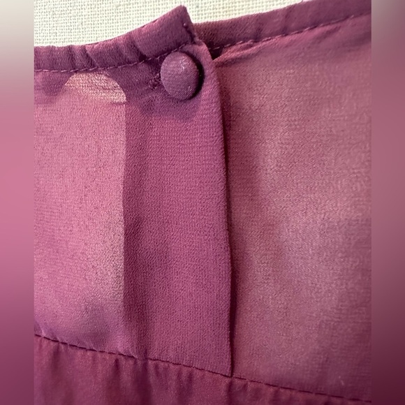 American  Eagle Outfitters Burgundy Pleated front with Floral Design XL - Picture 5 of 8